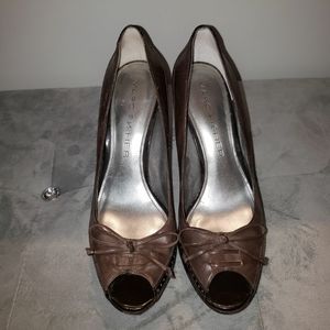 Marc Fisher Brown peep-toe pump